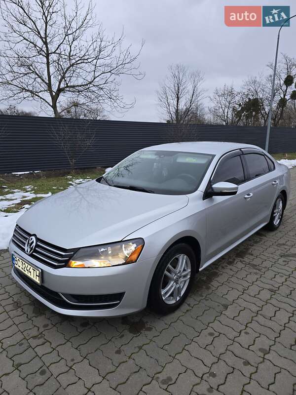Седан Volkswagen Passat 2012 в Стрые