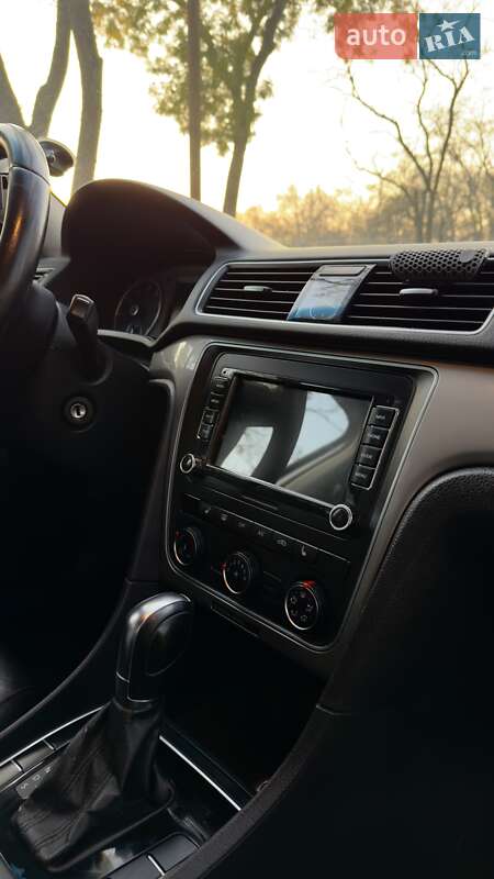 Седан Volkswagen Passat 2013 в Киеве