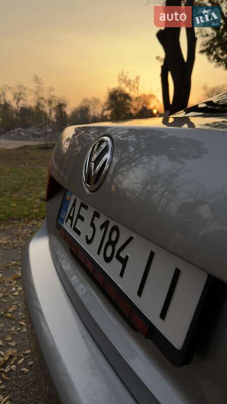 Седан Volkswagen Passat 2013 в Киеве