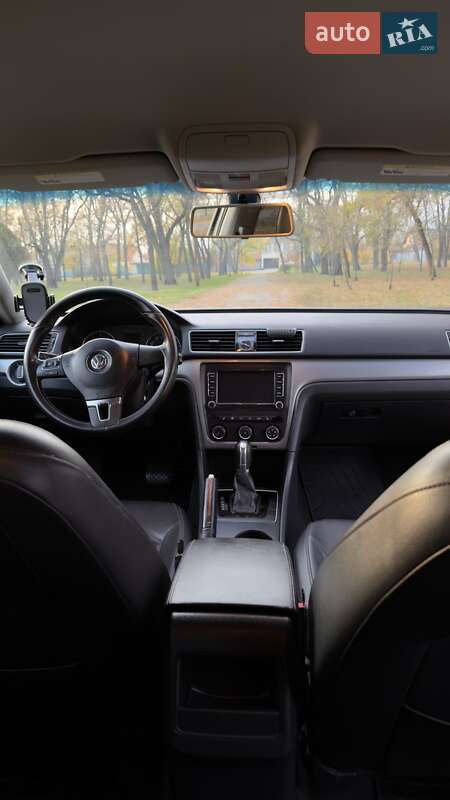 Седан Volkswagen Passat 2013 в Киеве