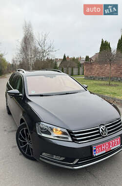 Универсал Volkswagen Passat 2012 в Ровно