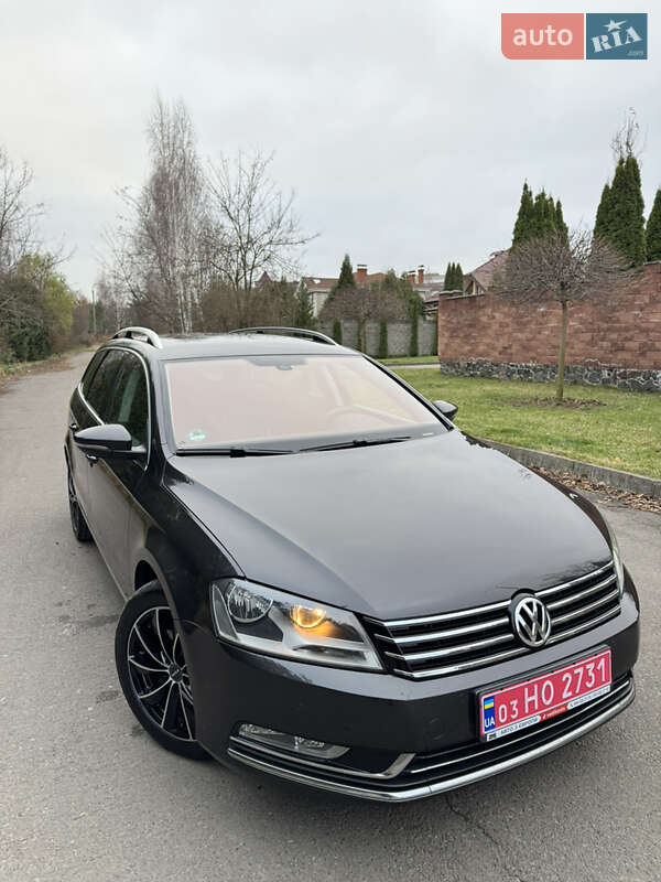 Універсал Volkswagen Passat 2012 в Рівному