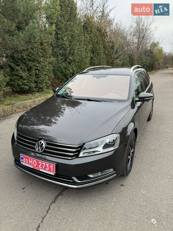 Універсал Volkswagen Passat 2012 в Рівному