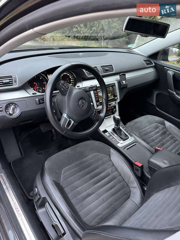 Універсал Volkswagen Passat 2012 в Рівному