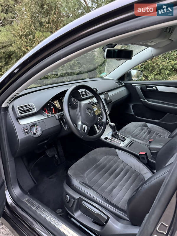 Універсал Volkswagen Passat 2012 в Рівному