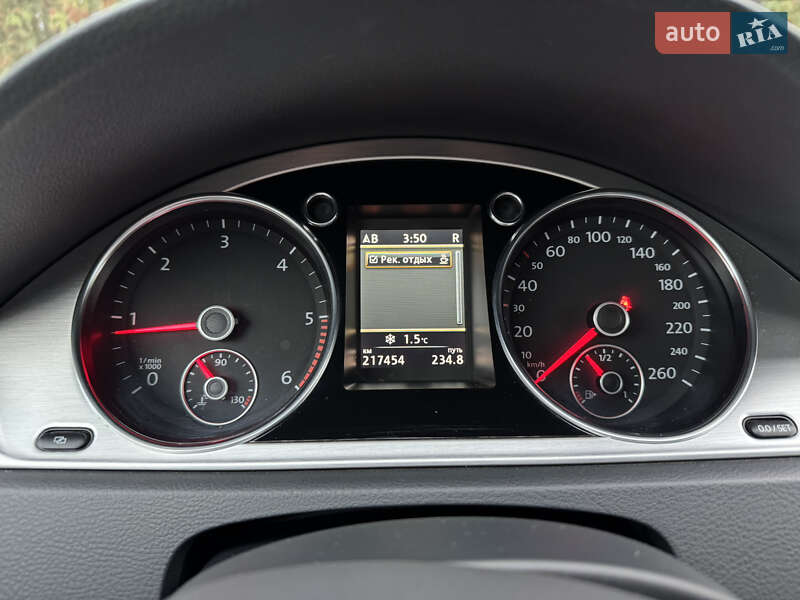 Універсал Volkswagen Passat 2012 в Рівному