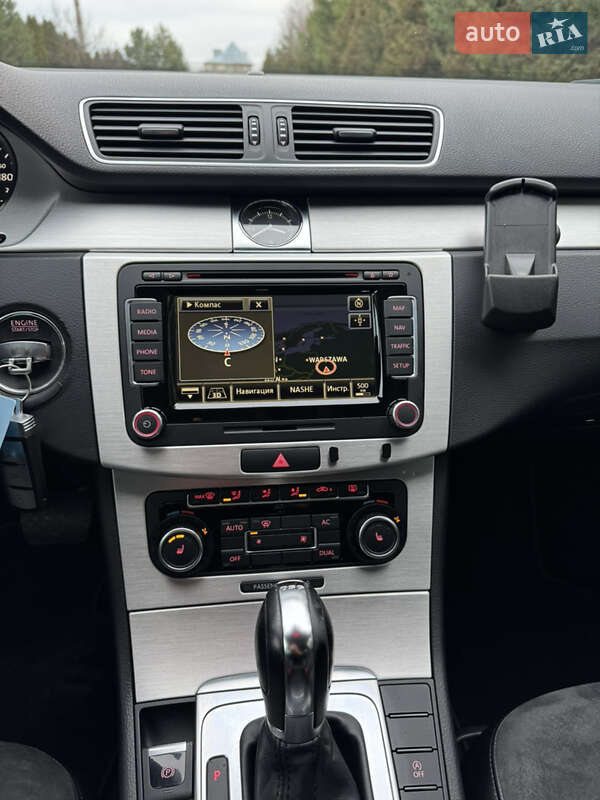 Універсал Volkswagen Passat 2012 в Рівному