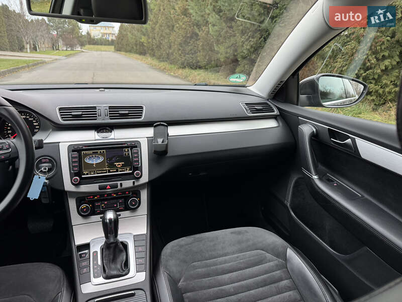 Універсал Volkswagen Passat 2012 в Рівному