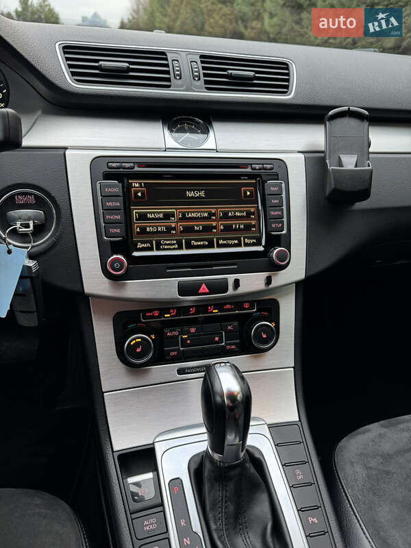 Універсал Volkswagen Passat 2012 в Рівному