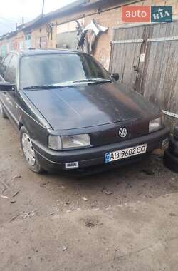 Седан Volkswagen Passat 1992 в Калинівці