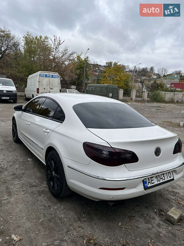 Седан Volkswagen Passat 2010 в Днепре