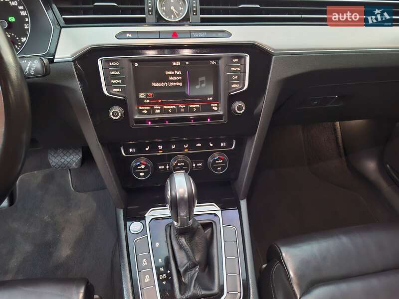 Универсал Volkswagen Passat 2016 в Черновцах