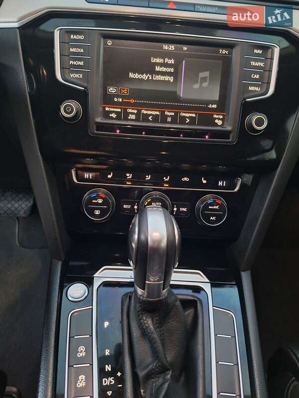 Универсал Volkswagen Passat 2016 в Черновцах