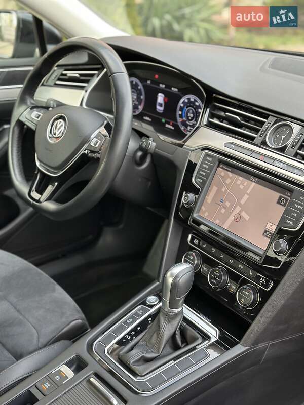 Седан Volkswagen Passat 2016 в Стрые