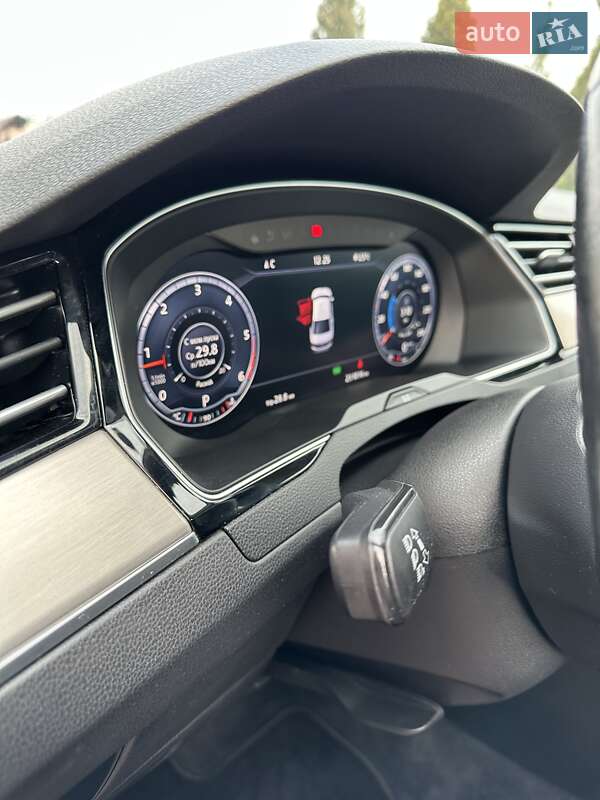 Седан Volkswagen Passat 2016 в Стрые