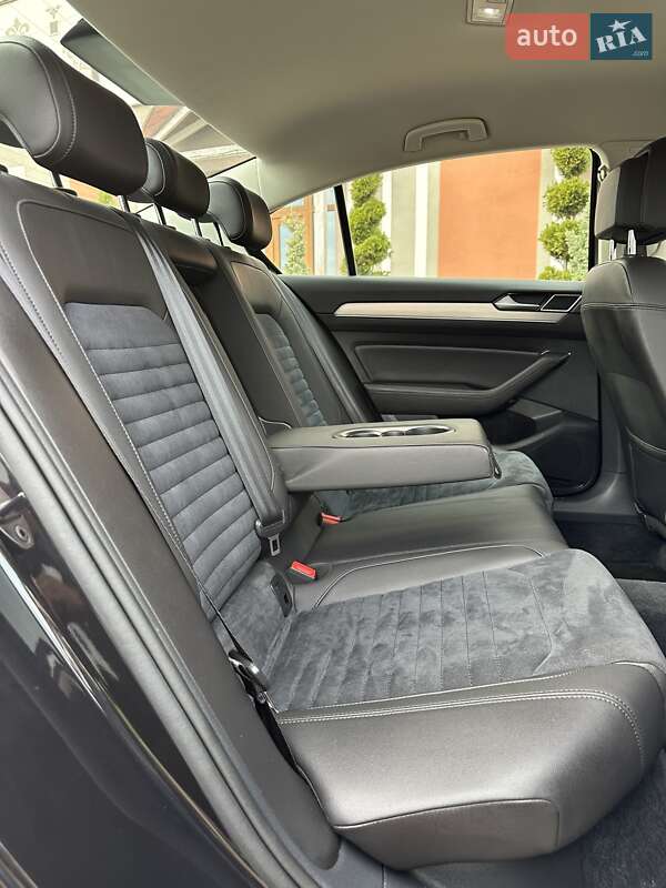 Седан Volkswagen Passat 2016 в Стрые