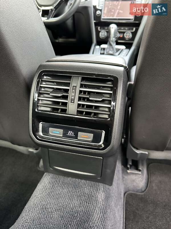 Седан Volkswagen Passat 2016 в Стрые