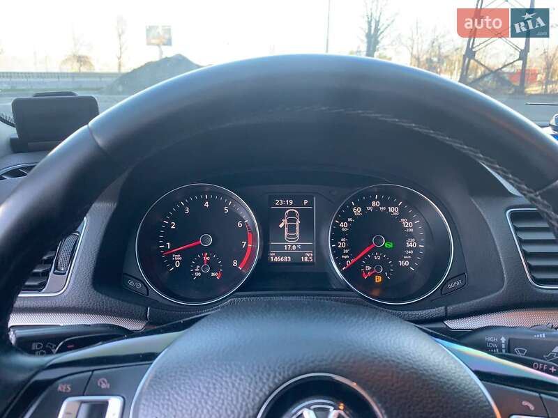 Седан Volkswagen Passat 2016 в Днепре