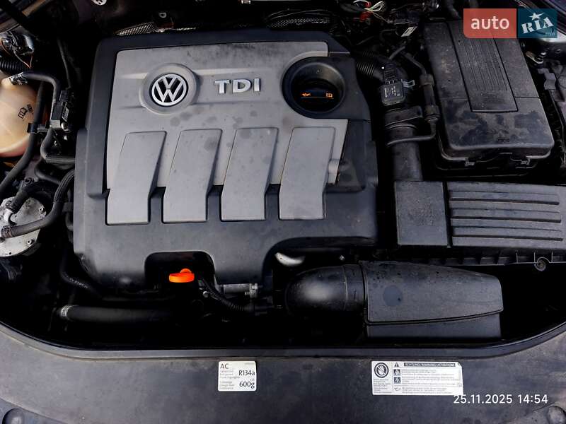 Универсал Volkswagen Passat 2011 в Каневе