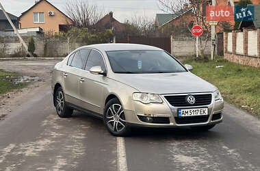 Седан Volkswagen Passat 2008 в Житомирі