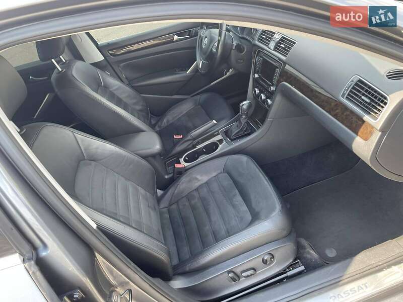 Седан Volkswagen Passat 2013 в Киеве