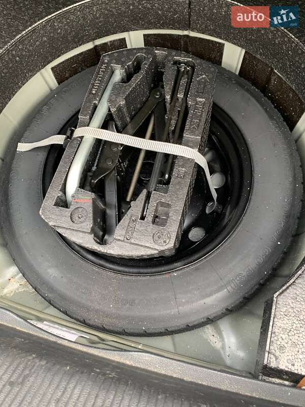 Седан Volkswagen Passat 2013 в Киеве