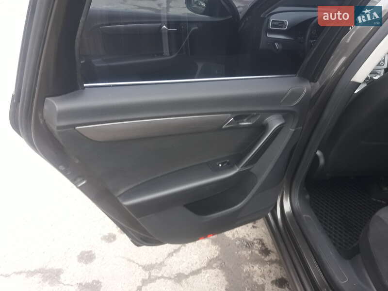 Універсал Volkswagen Passat 2012 в Львові фото 11 Універсал Volkswagen Passat 2012 в Львові