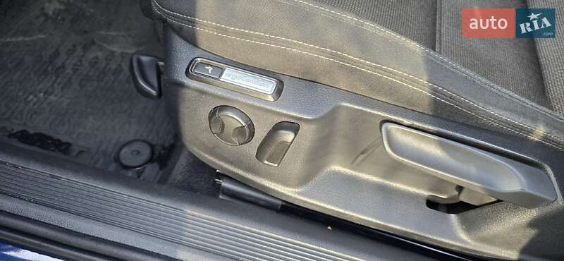 Універсал Volkswagen Passat 2015 в Чернівцях