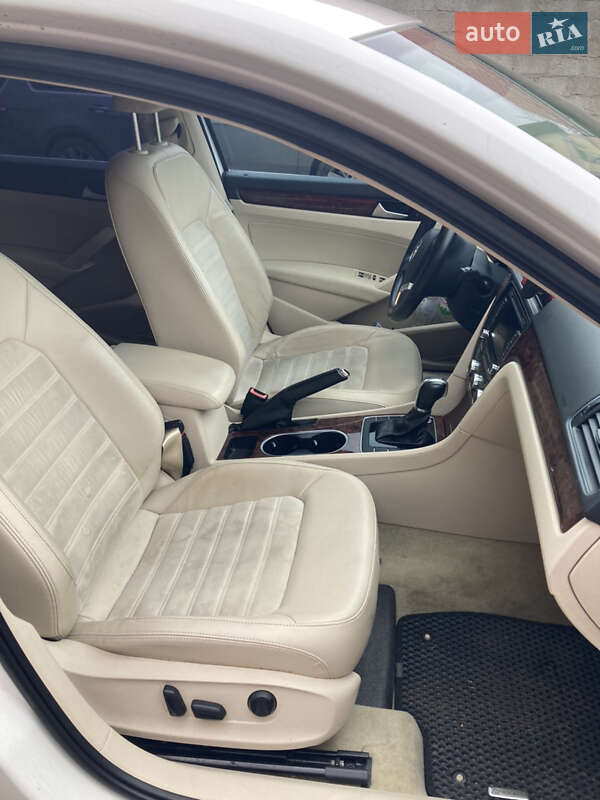 Седан Volkswagen Passat 2013 в Одессе