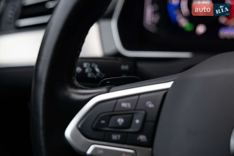 Универсал Volkswagen Passat 2021 в Луцке