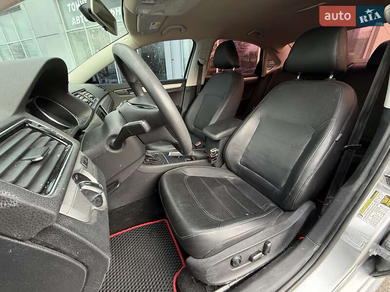 Седан Volkswagen Passat 2016 в Киеве