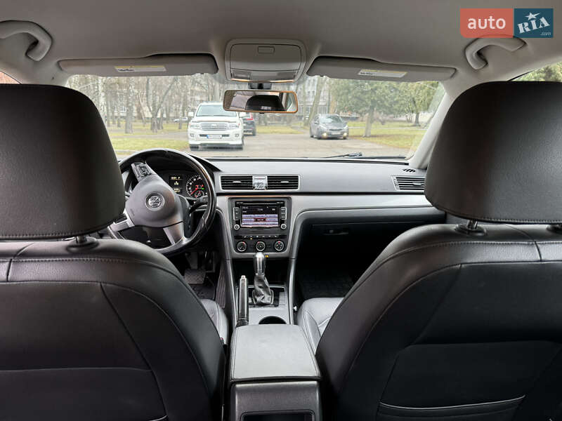 Седан Volkswagen Passat 2015 в Киеве
