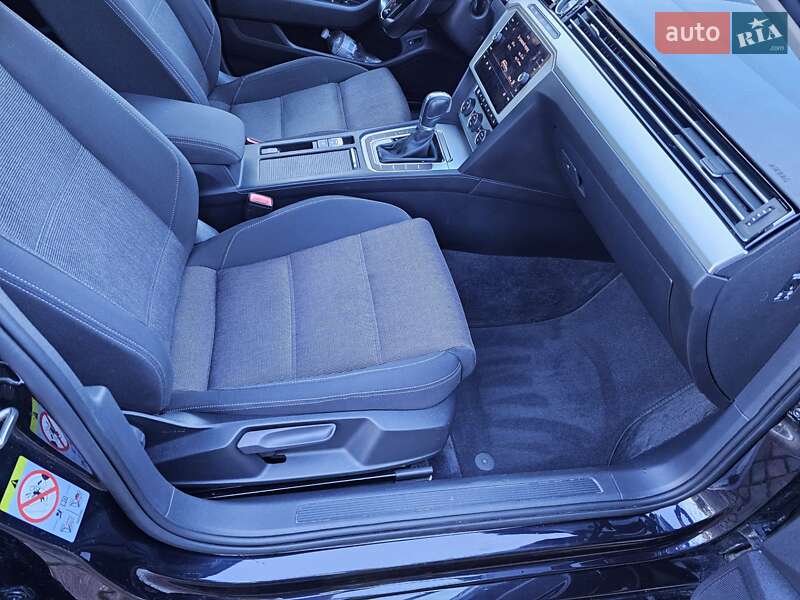 Універсал Volkswagen Passat 2017 в Калуші фото 21 Універсал Volkswagen Passat 2017 в Калуші