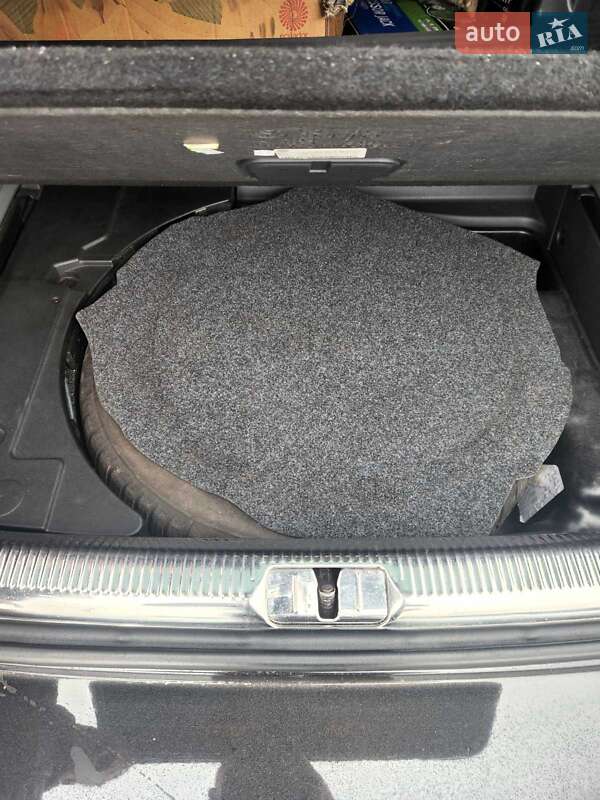 Универсал Volkswagen Passat 2013 в Киеве