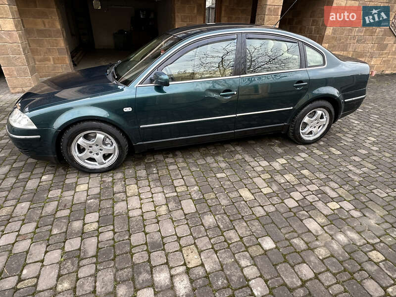 Седан Volkswagen Passat 2003 в Черновцах