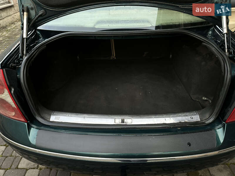 Седан Volkswagen Passat 2003 в Черновцах