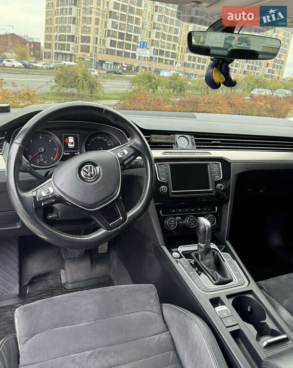 Седан Volkswagen Passat 2017 в Харькове