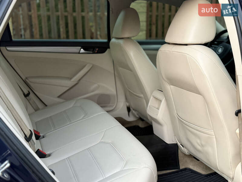 Седан Volkswagen Passat 2015 в Днепре