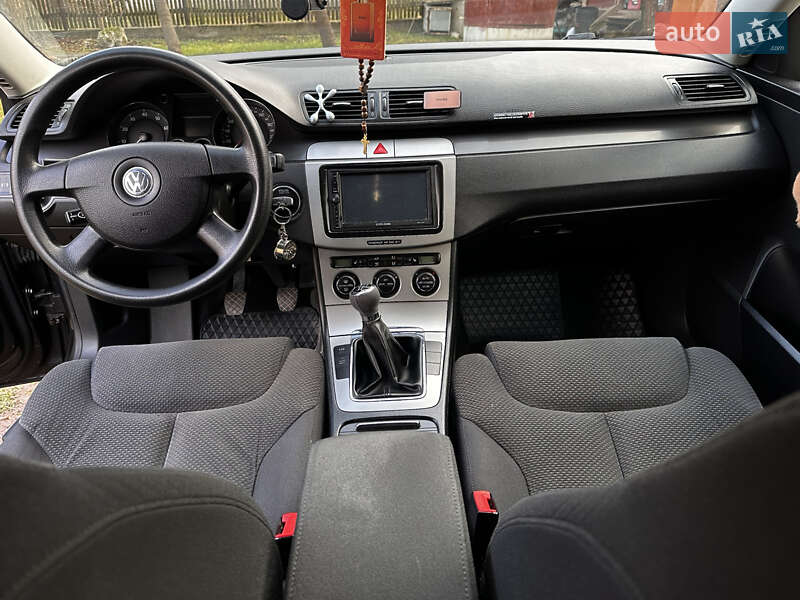 Седан Volkswagen Passat 2005 в Ивано-Франковске