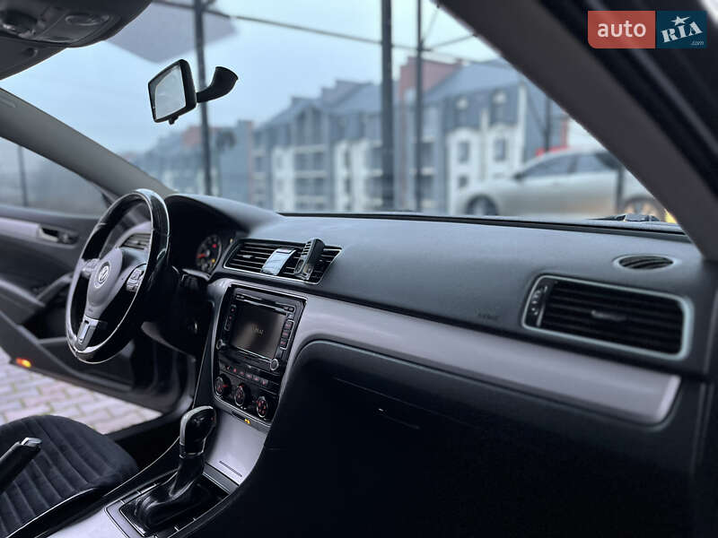 Седан Volkswagen Passat 2012 в Виннице