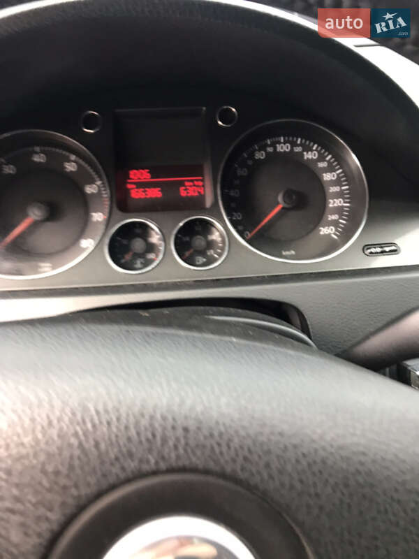 Седан Volkswagen Passat 2006 в Краснограде