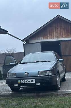 Седан Volkswagen Passat 1989 в Івано-Франківську