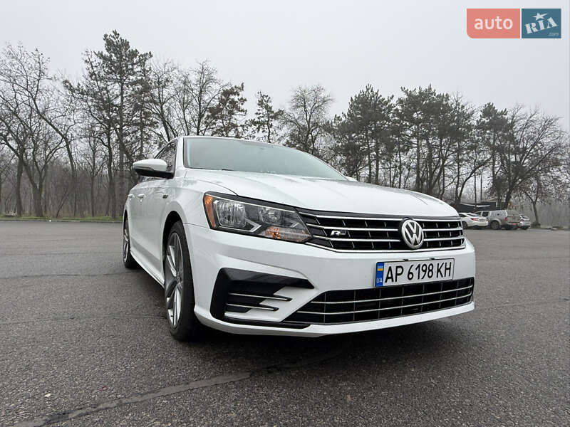 Седан Volkswagen Passat 2017 в Запорожье