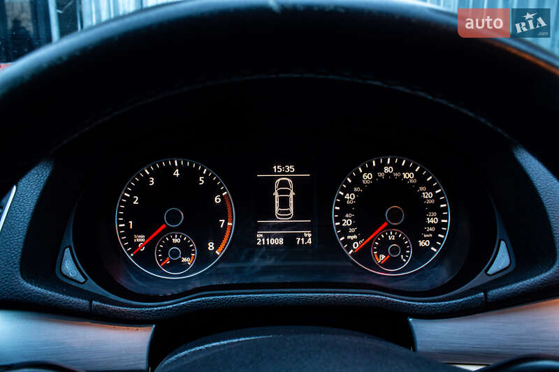 Седан Volkswagen Passat 2013 в Львові