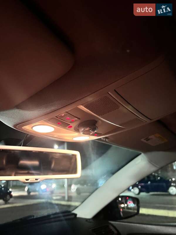 Седан Volkswagen Passat 2013 в Ровно