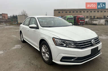 Седан Volkswagen Passat 2018 в Рівному