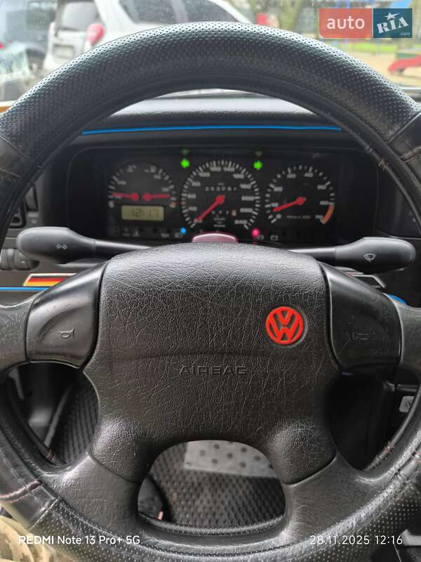 Універсал Volkswagen Passat 1994 в Запоріжжі