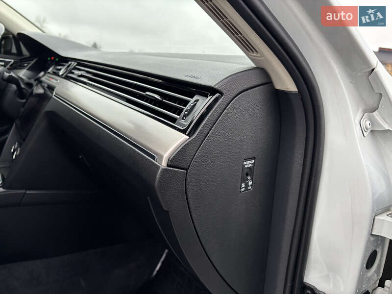 Универсал Volkswagen Passat 2018 в Львове