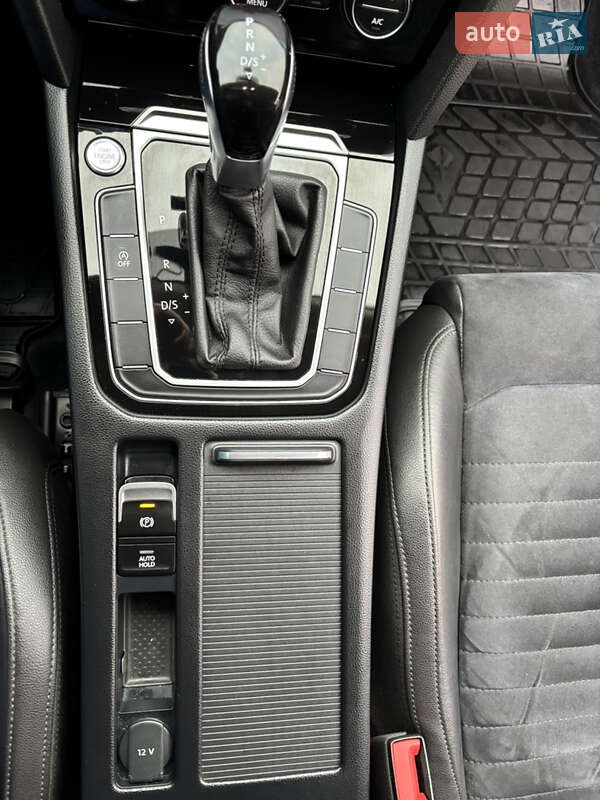 Универсал Volkswagen Passat 2018 в Львове