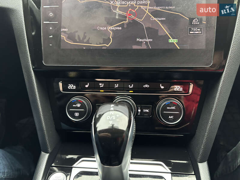 Универсал Volkswagen Passat 2018 в Львове